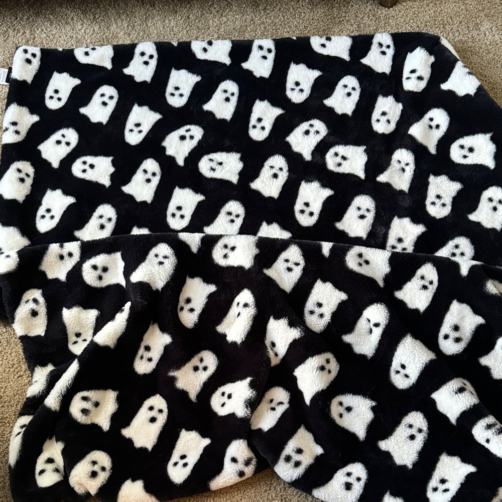 Cynthia Rowley faux fur Halloween ghost throw blanket